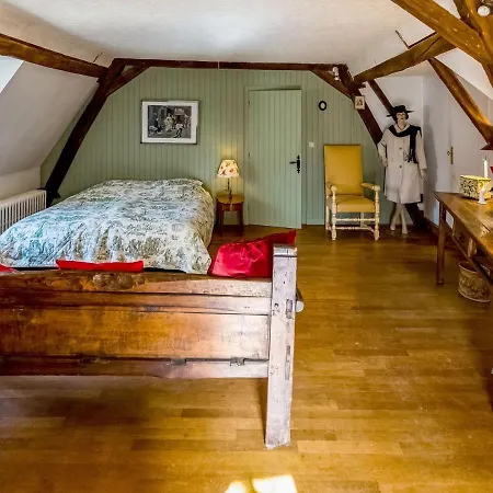 Beautiful Castle In With Private Pool Holiday home Le Veurdre