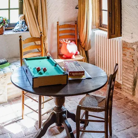 Holiday home Beautiful Castle In With Private Pool Le Veurdre
